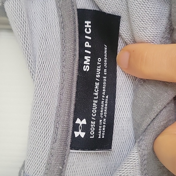 Underarmour top - Picture 2 of 3